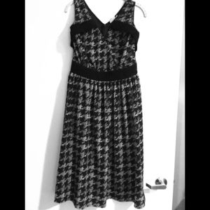 Eshakti Sleveless Houndstooth Dress w/ Pockets